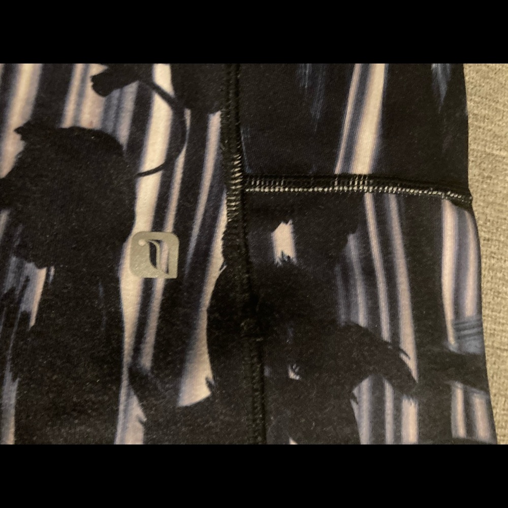 Fabletics high Waisted Small - Picture 3 of 3